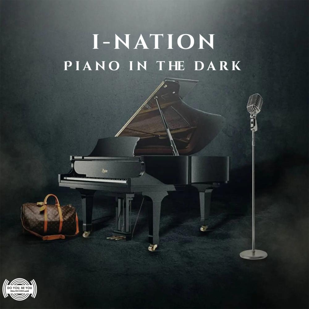 Постер альбома Piano In The Dark