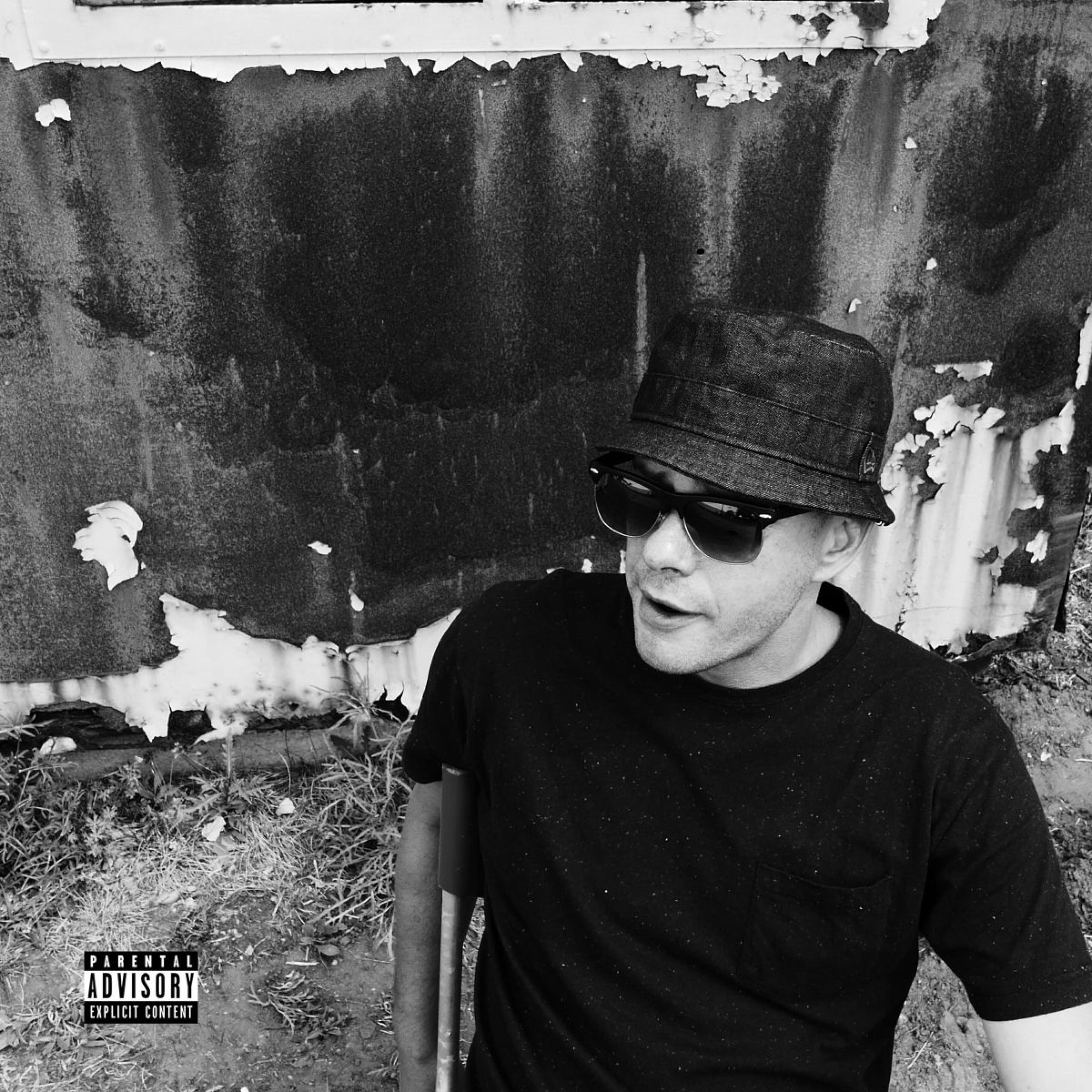 Trettmann - Was solls (feat. Megaloh) [KitschKrieg Remix]