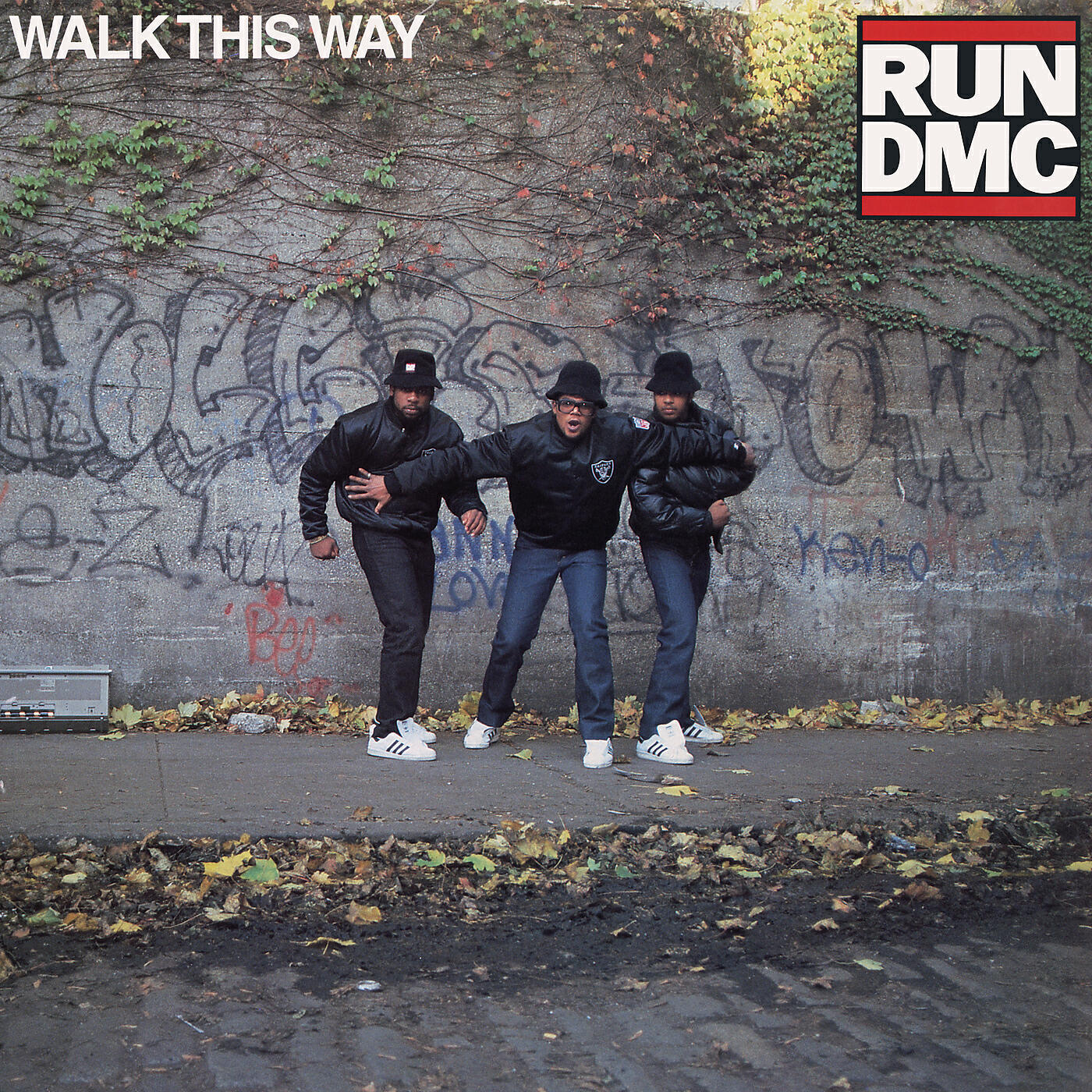 Песня run this. Run–d.m.c. - walk this way. Run DMC walk this way. Walk this way Aerosmith. Run DMC слушать.