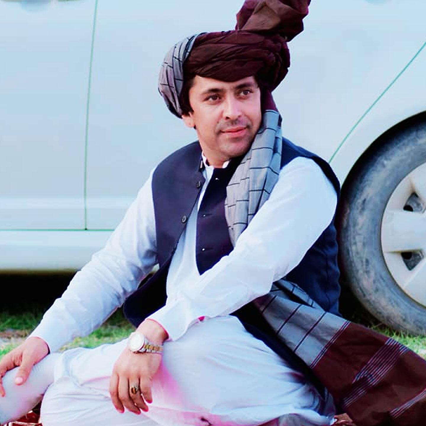 Wazir Pardes - Yo Gham Dar Pa Zra We Sanam Dar Pa Zra We