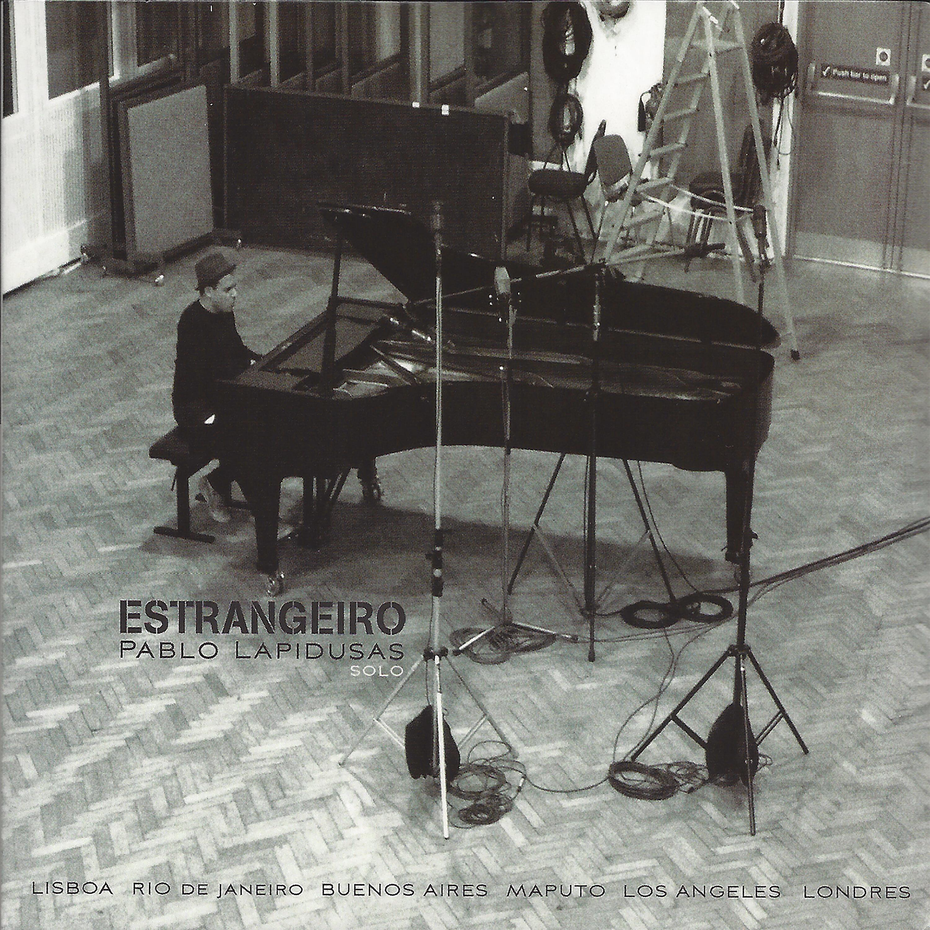 Постер альбома Estrangeiro