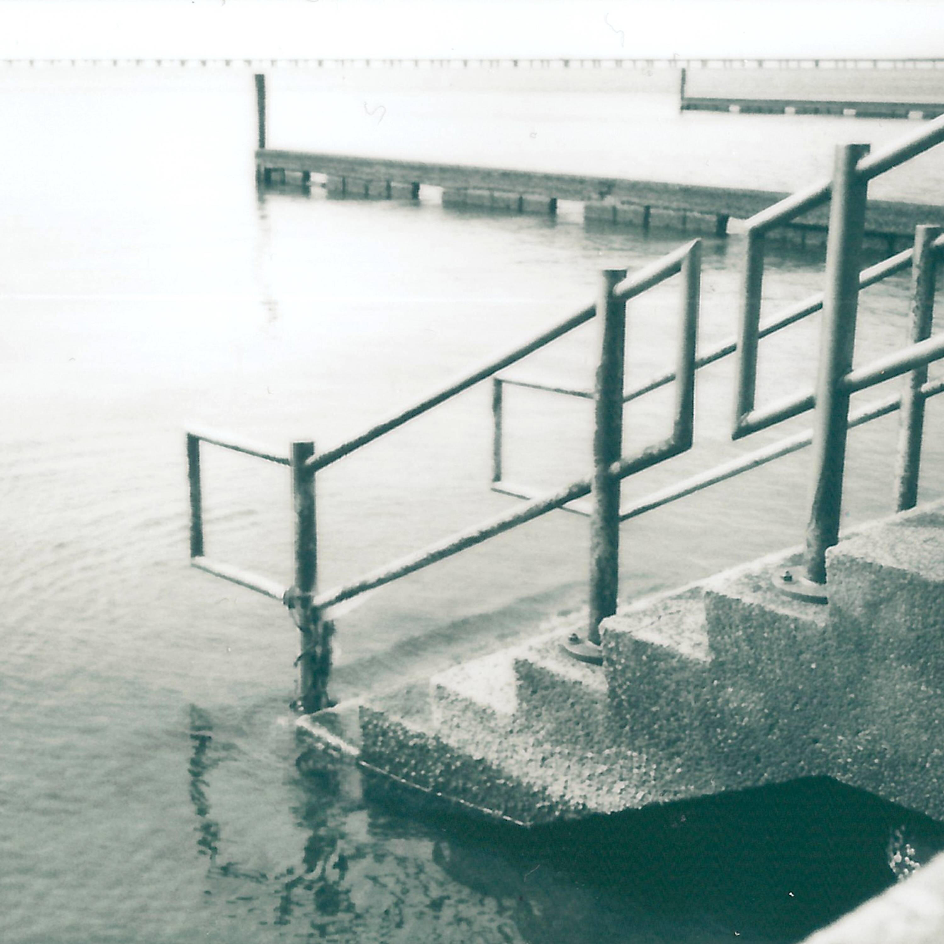 CHETTA - Stains on Lakefront