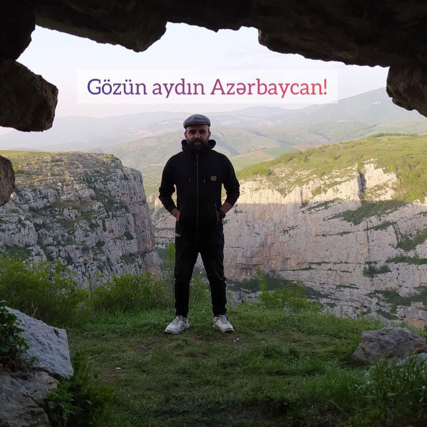 Постер альбома Gözün aydın Azərbaycan