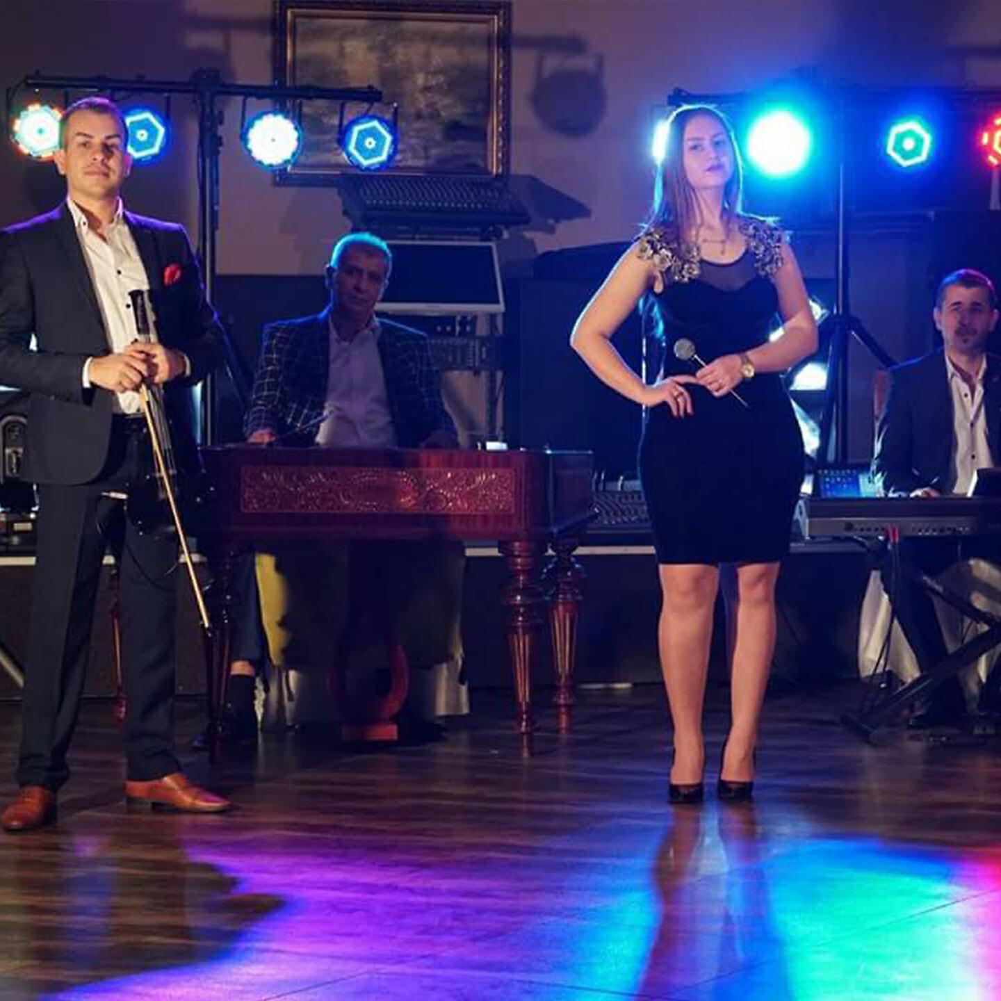 Fratii Veronel - Satul De Drumuri Straine