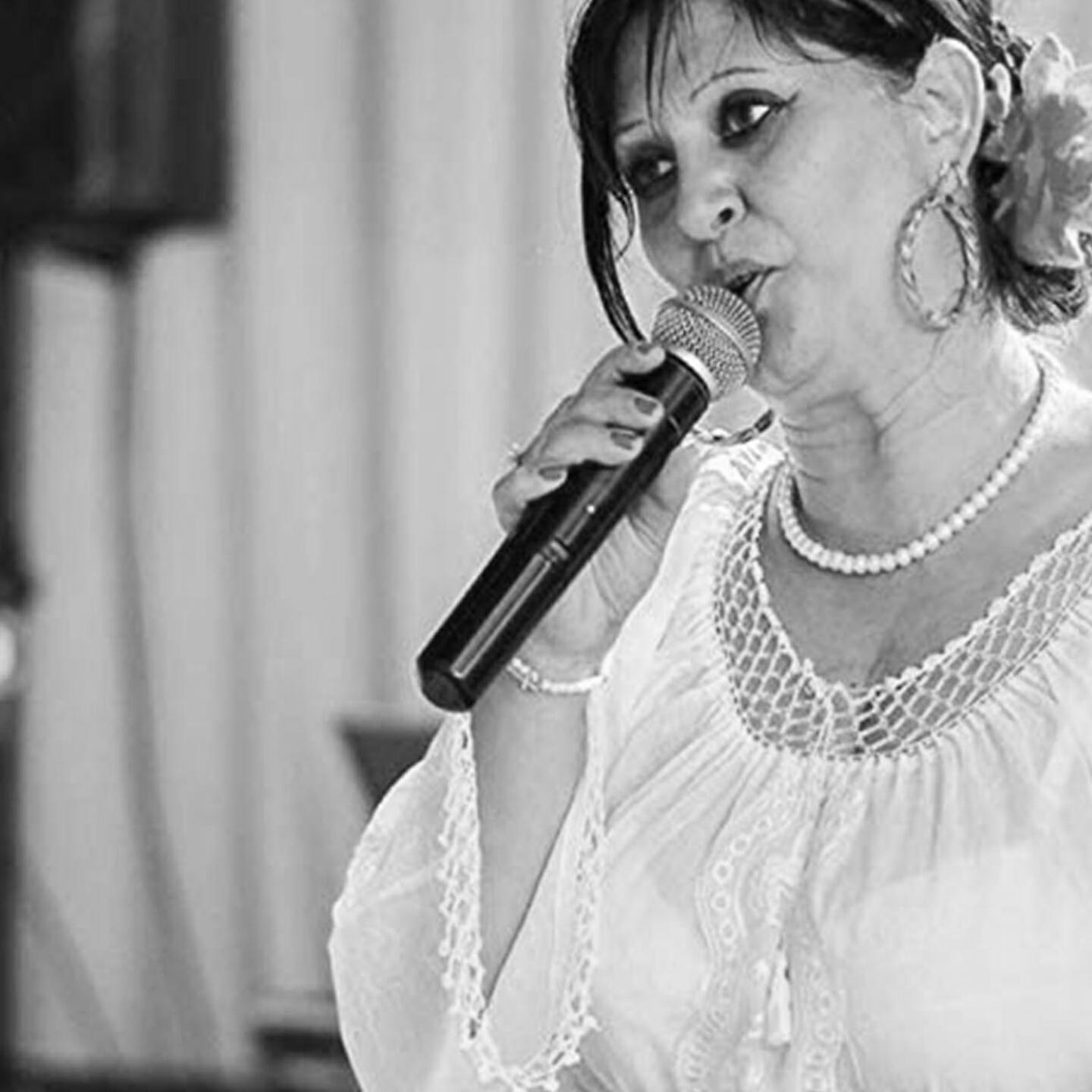 MARIUTA BURLAN - Asa Se Petrec Romanii