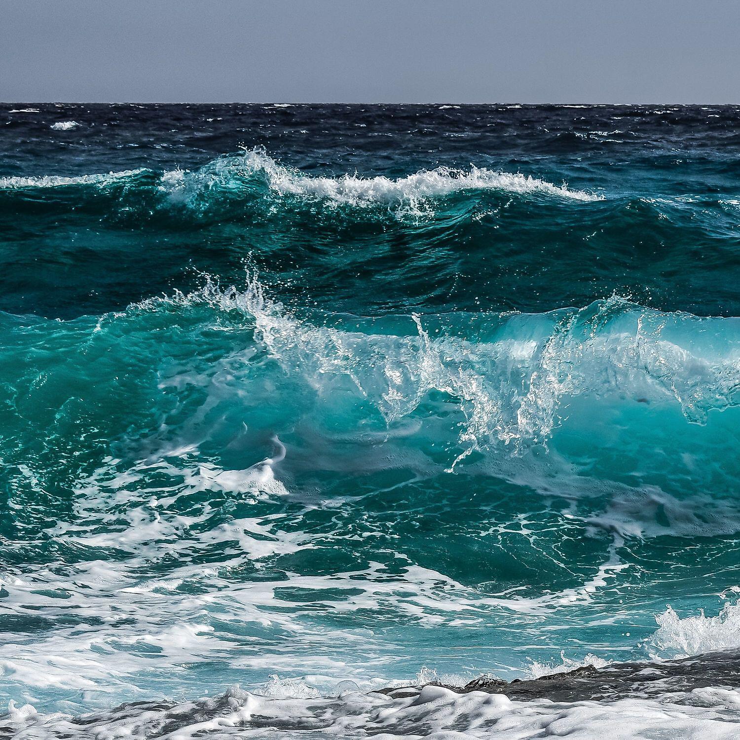 Sleep Water Sounds - Low Sea Waves for Calm Sleeping Baby (Loopable)